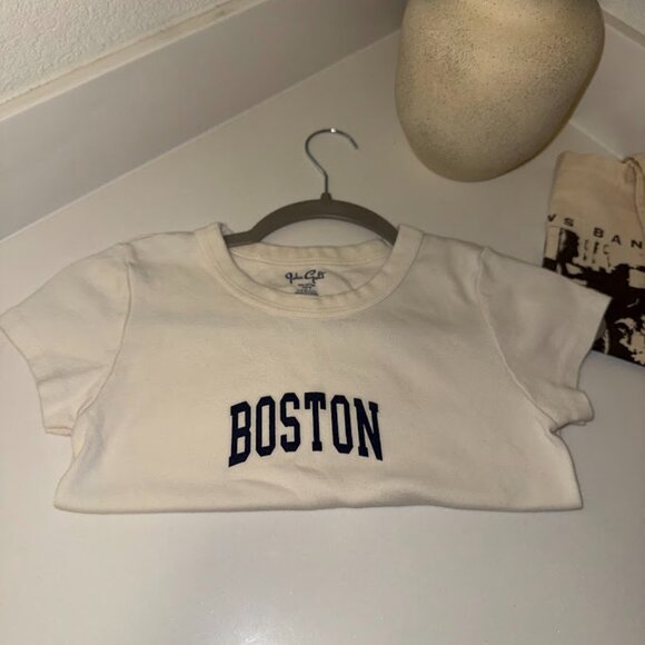 Brandy Melville Boston Baby Tee One Size - Picture 2 of 4